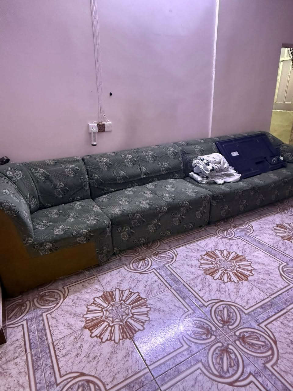 قنفات للبيع بسعر مناسب  ***********
