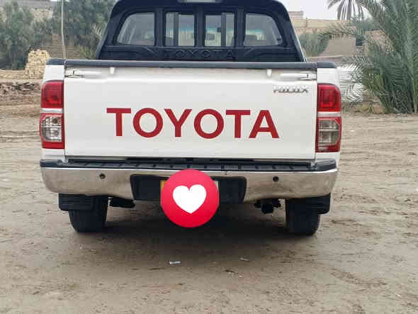 سلام عليكم فلاوزنه جديده كلش مديل 2014 كويتي أصل شاصي 19كير عادي رقم واسط بسمي مكفوله كفاله عامه من الفتح وتبديل مكينه ما مفتوحه لا تنقيص ولا تبخير تبريد ثلج تخم تاير جديد حداديه ميه بل ميه ما ناقصه برغي السعر 192 وبيه مجال المكان ديوانيه ***********.@ ***********
