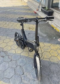 عندي باسكل شحن نضيف كلش استعمال قليل اريده ب300 وبي مجال للتواصل 07837...