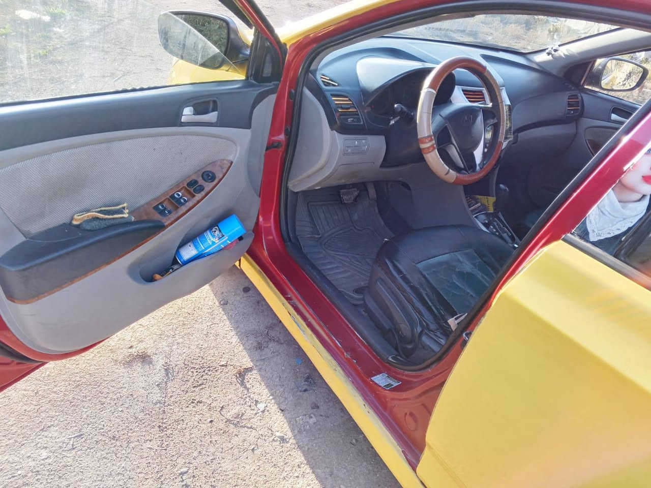 السلام عليكم اكسنت موديل 2014 امريكي ليبل 1طختها جوملغ خلفي فقط بدون دواخل بيع مستعجل الاستفسار علا هذا رقم ***********مكيته 1600
