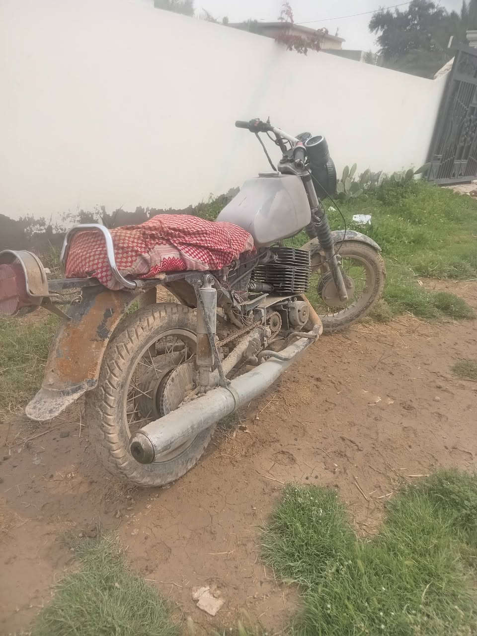 للبيع طافيه يرادله فلاوين ابيع كوم حديد السعر450/ ***********
مكان واسط عزيزيه
