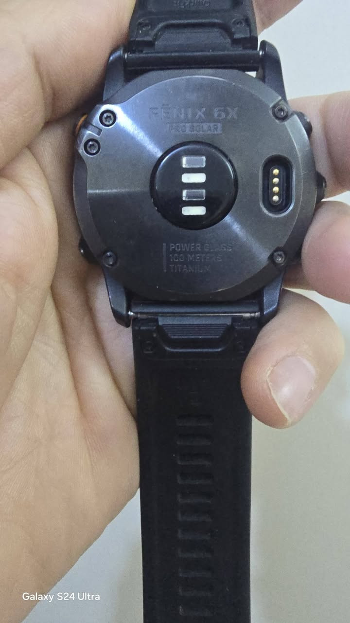 السلام عليكم.. اقراء المنشورجيدأ رجاء.. رجاء
كارمن فنكسx6بروسولر تيتانيوم حجم51مع كيبل شحن اصلي نظافه كماموضح.. بس اكو طبعه بالشاشة.. 
استفسار ***********واتس وخاص
