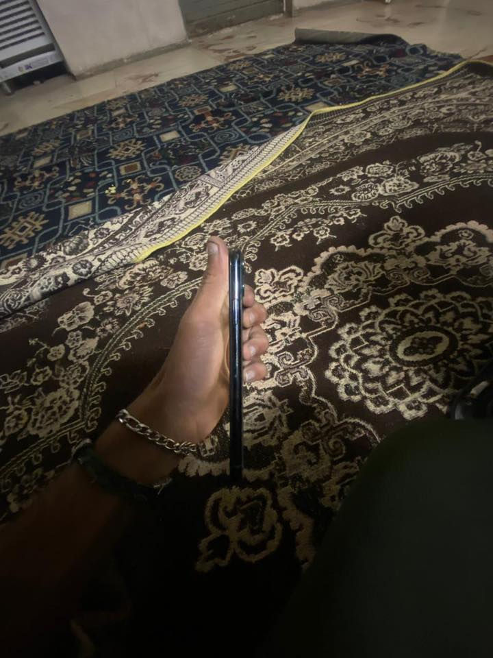 سلام عليكم ايفون ١١برو ماكس ذاكره ٢٥٦بطاريه ٧٥مبدل شاشه فقط والكامره الخلفيه بيها خلل مكاني بغداد هـ*********** سعر ٢٥٠
