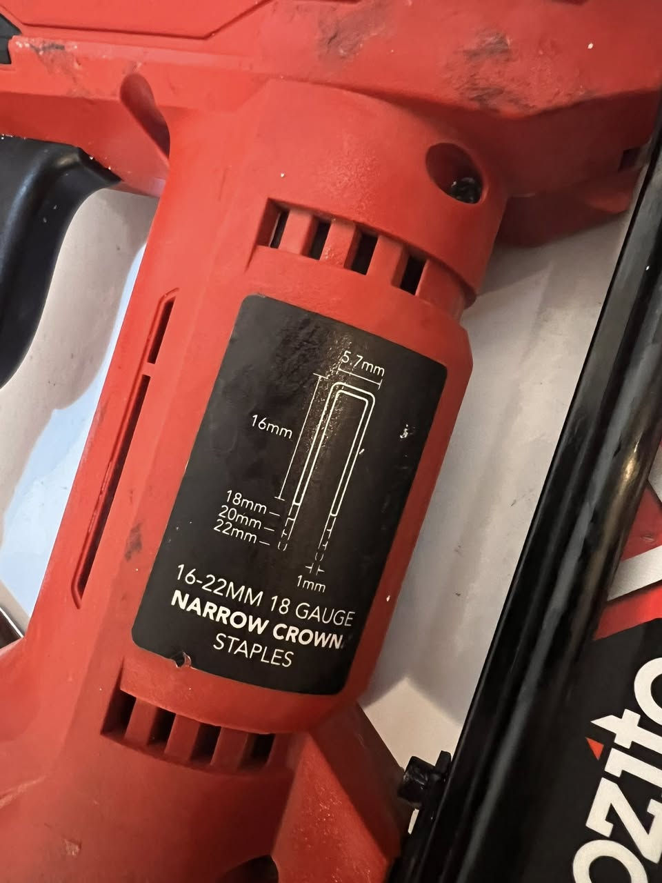 سلام عليكم مسدسات ملبسات وبسامير عدد ثنينن  + منعمه اوزيتو تريد كامل او فارغ موجود اطلب السعر رح يجيك بلتعليقات وشكرا


**إذا كنت صاحب هذا الإعلان وتريد حذفه لأي سبب، رجاءا أرسل رسالة إلى الدعم الفني**