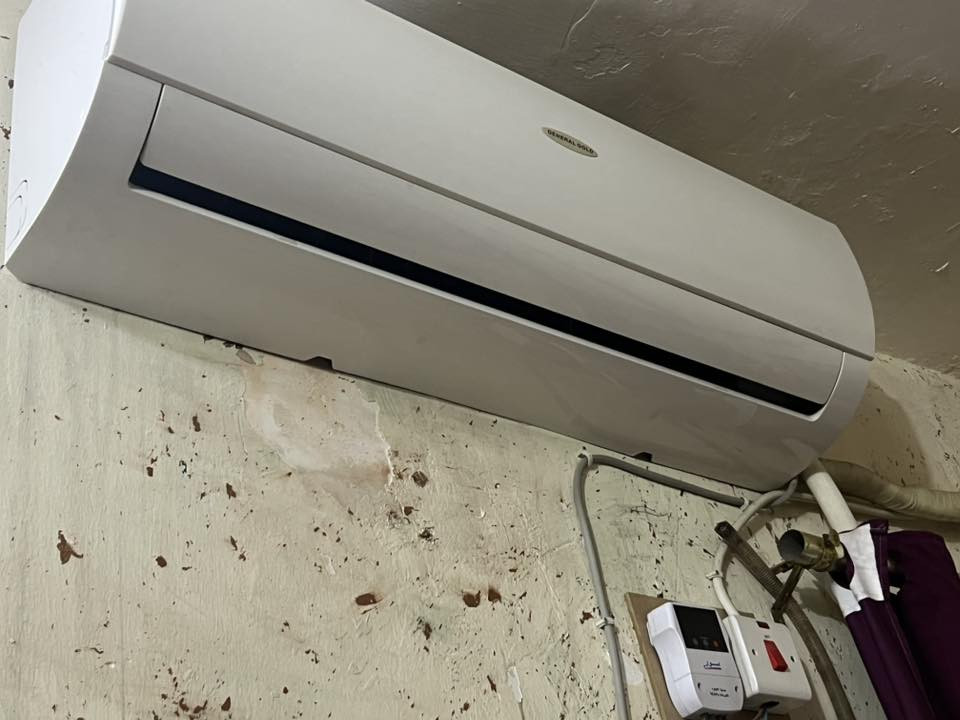 نظيف كلش جنيرال سعر٣٠٠ بيها مجال


**إذا كنت صاحب هذا الإعلان وتريد حذفه لأي سبب، رجاءا أرسل رسالة إلى الدعم الفني**