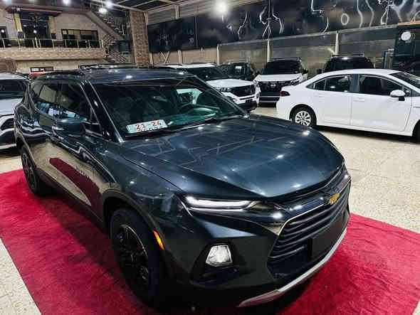 🔴(فرع كركوك) 

🟢Chevrolet Blazer 2LT 2022🟢

حجم المحرك 4 سلندر (2.0L) توربو

♦️ (مرقم اربيل جاهز) 

عداد المسافة 35213 mile

الضرر كما موضح بالصور 

🔴(السعر/19000 $ )

🔴المواصفات:

بصمة تشغيل
بصمة أبواب
تشغيل عن بعد(Remote Start)
رادار امامي (تحديد مسار) 
رادار خلفي (تحذير من الاصطدام)
شاشة كبيرة لمس
حساسات خلفية+ كاميرا
Android Auto
Apple Car Play
مانع انزلاق+ABS
منافذ AUX+USB
Auto Start اوتو ستارت 
Auto Stop اوتو ستوب 
مثبت سرعة
تحكمات استيرن 
هاند بريك بصمة
وبقية المواصفات المعروفة

🔴(العنوان/ كركوك شارع المعارض)
                    ________________________

🔴للاتصال/

فيصل
***********
