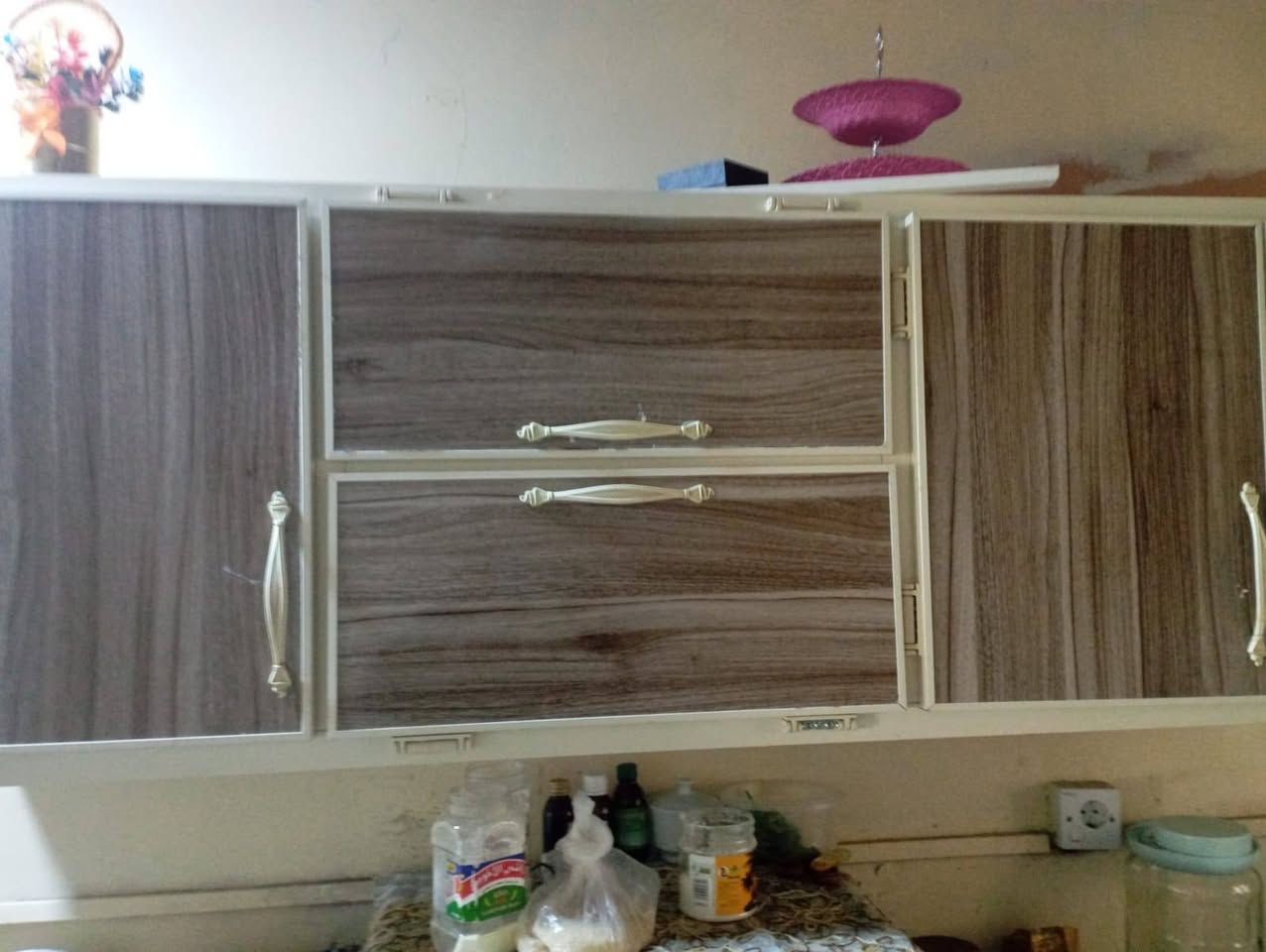 السلام عليكم هاي الكاونتر للبيع 2 م جديد***********
