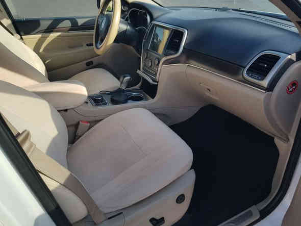 السلام عليكم جيب للبيع موديل 17 خليجي مكفوله رقم اربيل تحويل مباشر فول مواصفات بونراما جلد هوايه مواصفات بيها 
 بيع فقط بدون مراوس المكان الرمادي حي الجمهوري 
السعر 285 بيها مجال للشراي للاتصال ***********
