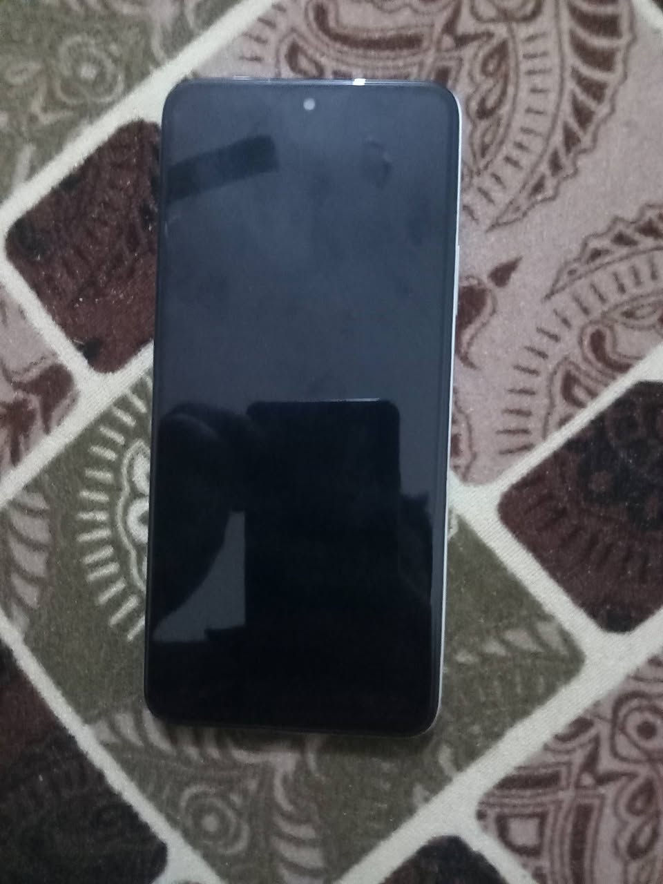 للبيع مكان خطوط مايشتغل الباقي كلو شغال قطارة بشحن شراي طب خاص او خابر مو شراي لا تعلق ***********
