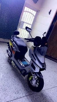 للبيع دراجة صيني كهرباء  سرعة ٨٥  المكان بغداد   السعر مليون  ٠٧٧١١٤٠٨...