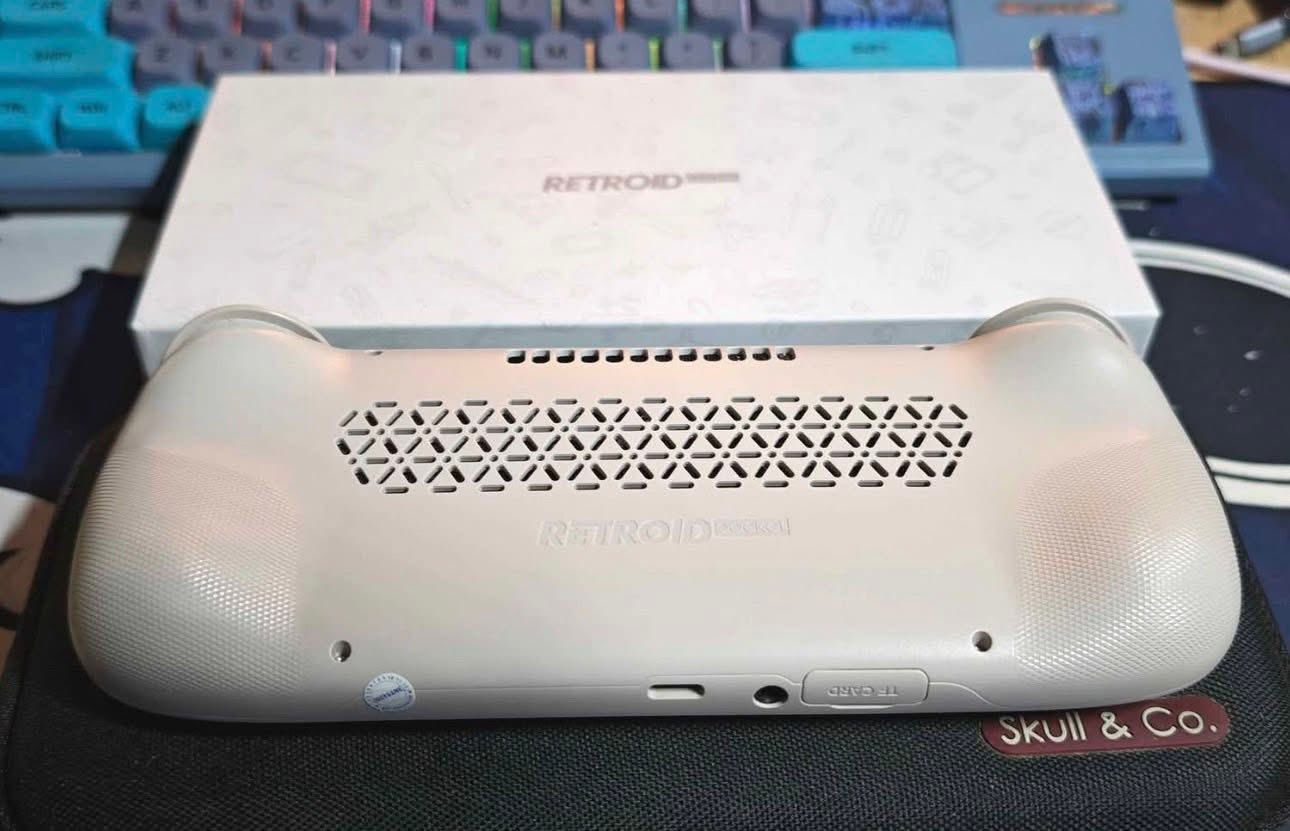 ‏retroid pocket 5
رام ١٢٨ 

معالج سناب دراكون  بقوة الي بجهاز s23 الترا 

نظام اندرويد 
يشغل العاب pc

 قفل من الاخير ٢٣٠
مكاني بغداد


**إذا كنت صاحب هذا الإعلان وتريد حذفه لأي سبب، رجاءا أرسل رسالة إلى الدعم الفني**
