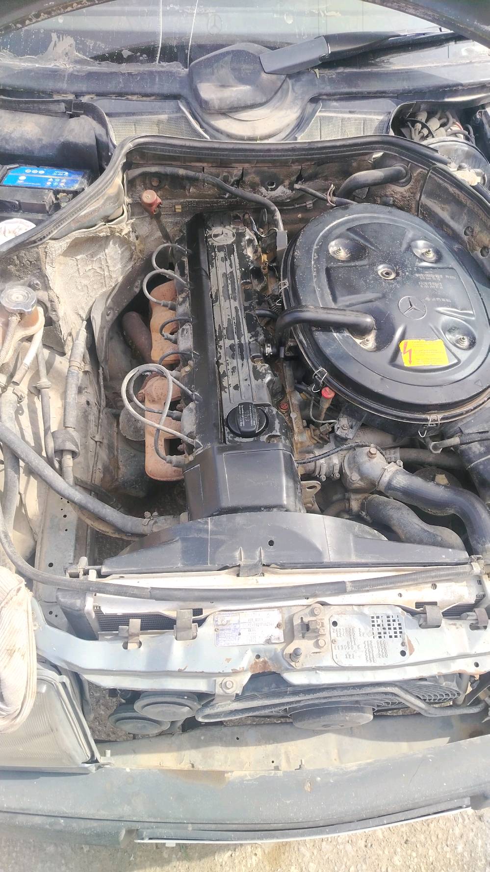 مارسدس استيشن موديل ٨٨
رقمه بغداد انكليزي باسمي
محرك و كير خير من الله بلادي عنكبوت
مصبوغه حزام بدون قماره 
مكاني نجف كوفه 