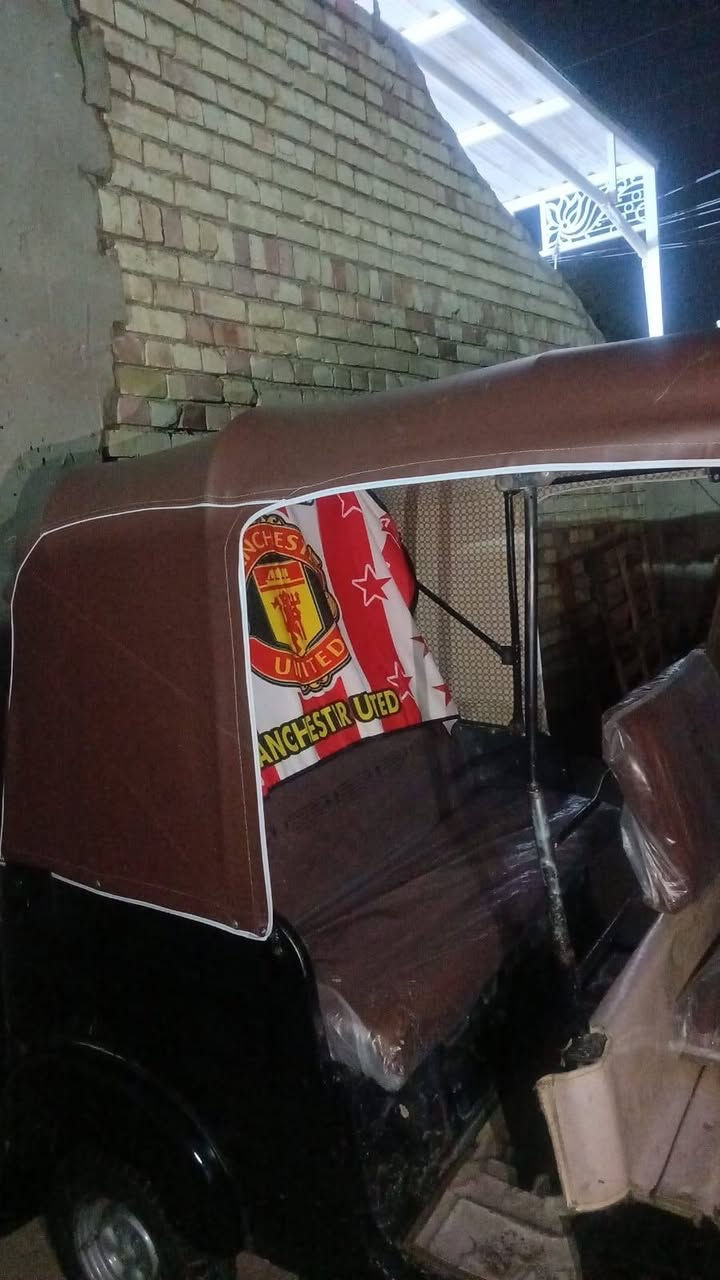 للبيع موديل 17 اوراق اوراق التكتك بيها مكينه تخبل وحلوه مكفوله من التنقيص والتبخير تايرات انضاف كشر حلو وبلادي مابيها ولا قطره خياس من الخير التكتك مال عيشه مكاني بغداد منطقه الرشاد ***********
