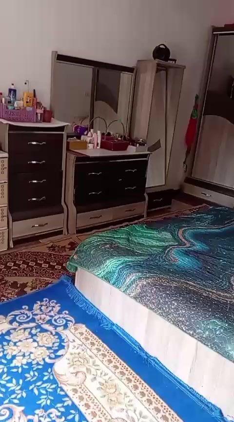 سلام عليكم غرف 2 تركي للبيع  غرف موضحه تفاصيل عن بل مقطع سعر الغرف ثنينهن ب600 مكانهم حي زيتون باقي تفاصيل تواصل وياي ***********
