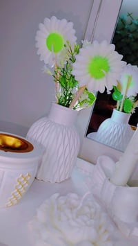 مرحبا شموع معطره  العنوان بسمايه  سعر الايتم 10الاف  وات ساب 078150455...