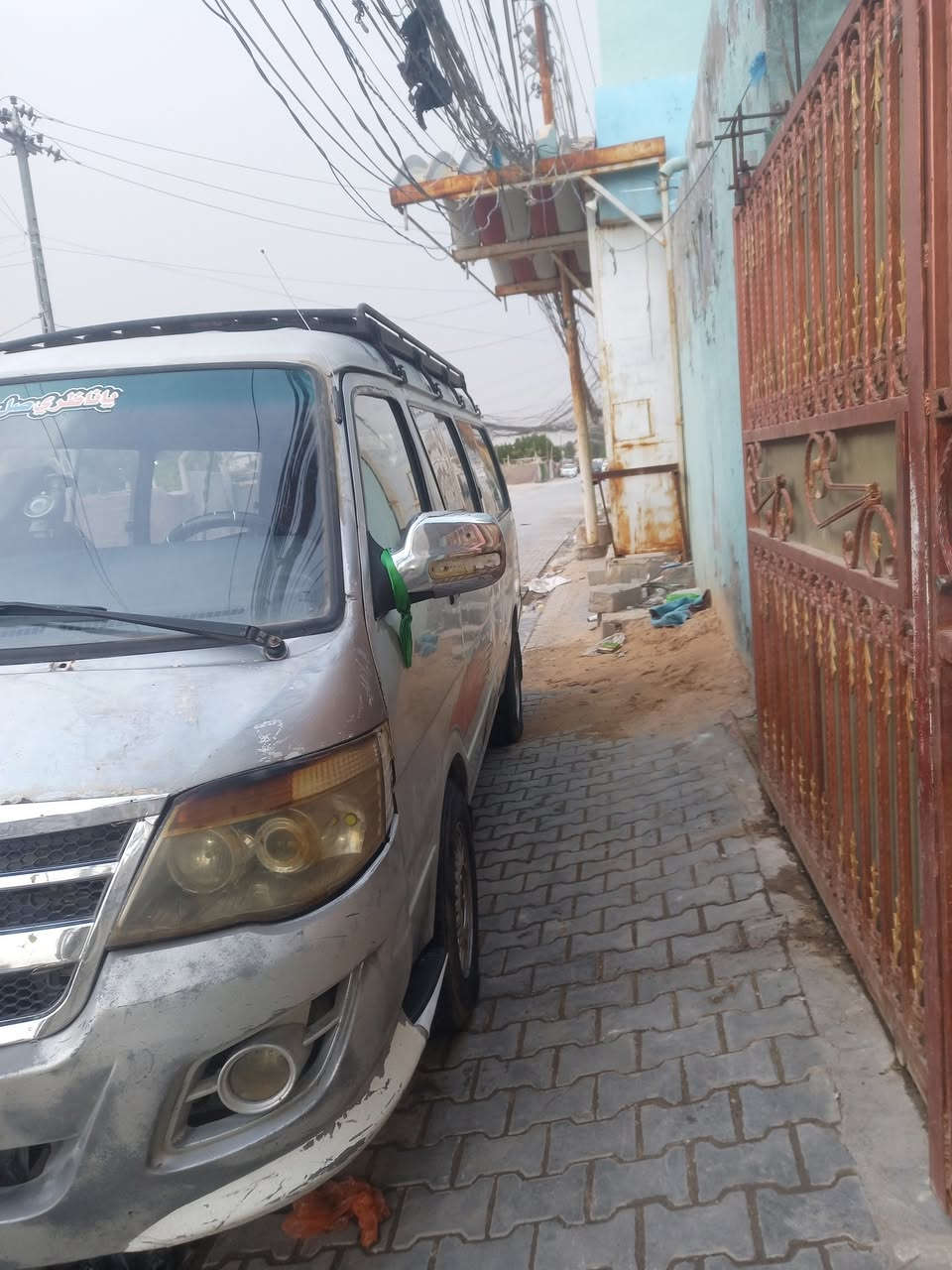 سلام عليكم فتون موديل 10.   رقم انكليزي  مصفره هيءه وغرامات   سياره جاهزه من كير  محرك وحداديه   وكسن وجواه تخم تاير معه سبير سياره خير من الله جاهزه كبل للشارع تشتغل بيه ما ناقصه شي مكاني نجف  الاستفسار الرقم (***********)  اتصل مامتواجد علفيس
