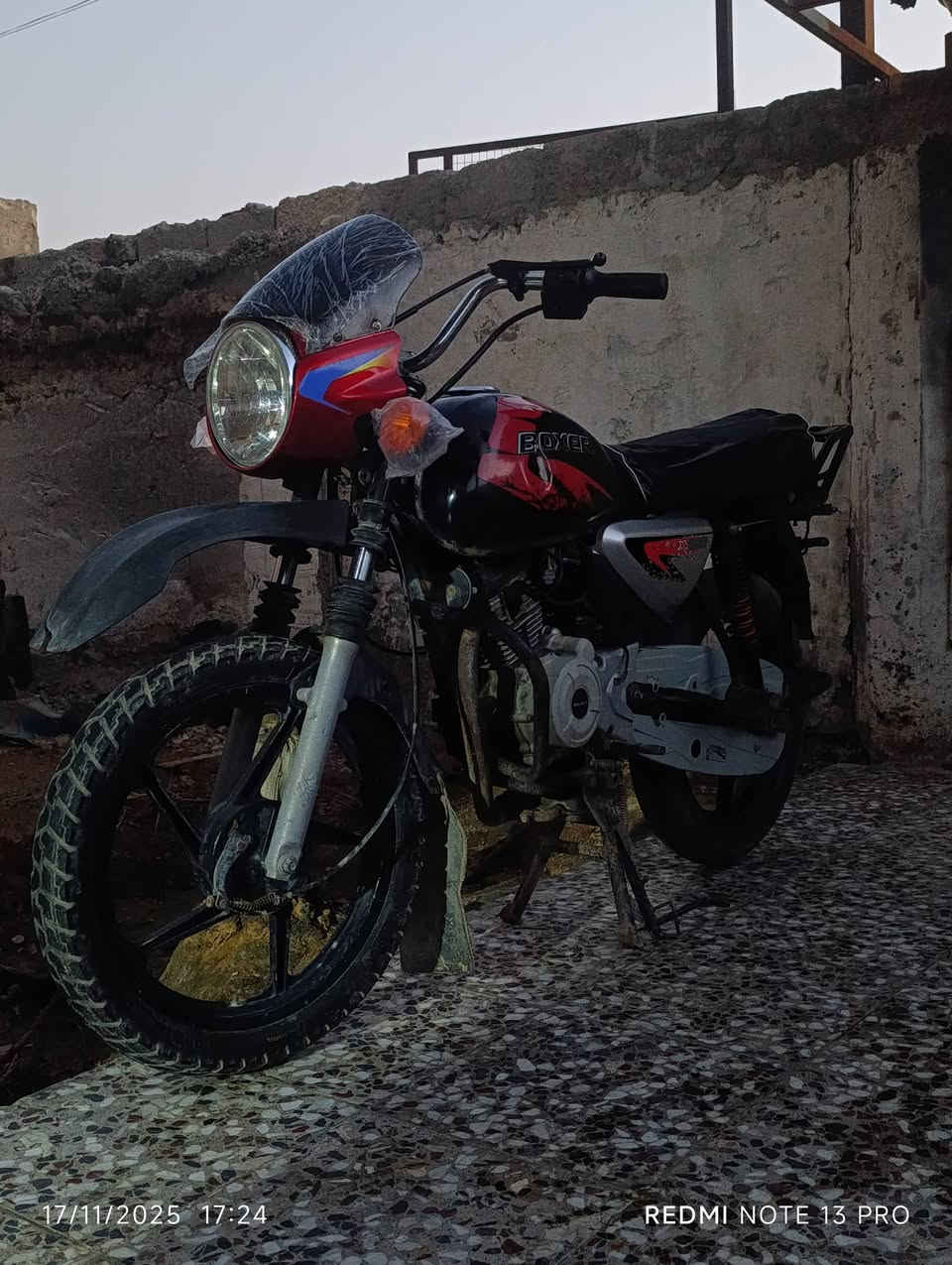 السلام عليكم دراجه بوكسر موديل 2020 اوراق محرك اخرس كهربائيات شغاله دبلات شغاله السعر 550 مكاني حله بكرلي رقم الهاتف ***********
