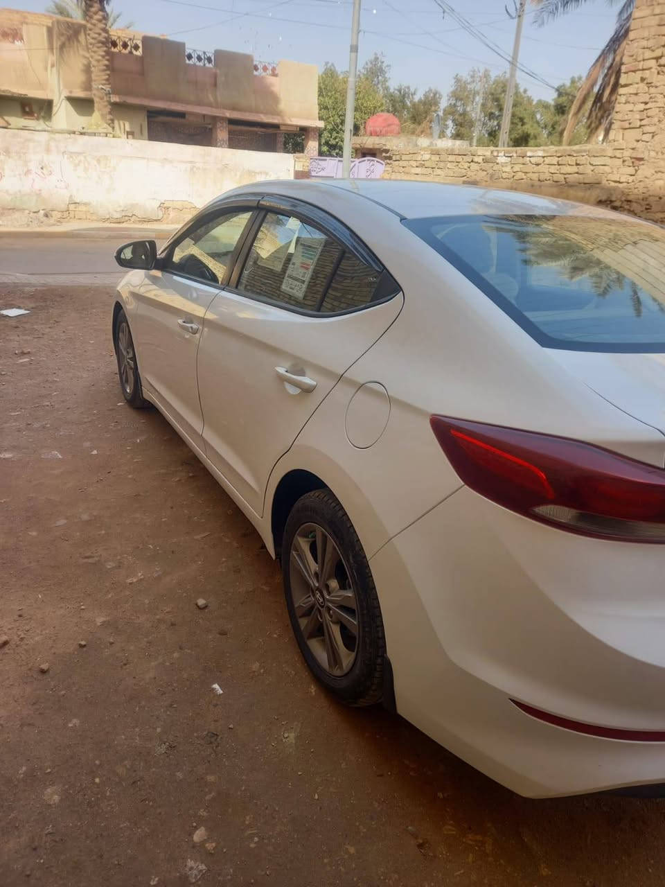 السلام عليكم الانتره مديل 2017.
جديده كلش كفاله عامه عامه.  مكينه 2000.  تبريد قطعتين. مري شفط. هواي بيه مواصفات رقم اربيل الماني.
للتواصل  ***********.
