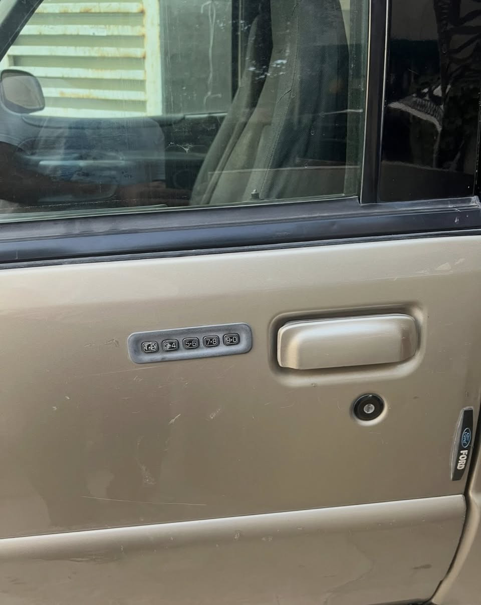 فورد اكسپلورر سپورت 2001 رقم سليمانيه
تبريد شغال
6 سلندر حجم4000 بلاديه على وضع الشركه
من النوادر تك باب
سنويه لغاية2030
ترحيب اضويه ليليه
ارقام فتح الابواب شغاله
السعر67
تواصل خاص 
او*********** واتساپ
