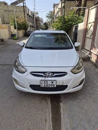 اكسنت ٢٠١٥ خليجي ماشية ٩١ محرك ١٦٠٠ قطرتين فتحة سقف  تبريد تدفئة شغالة...