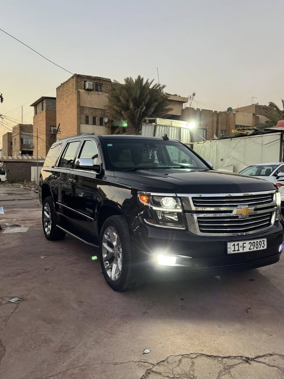 السلام عليكم
للبيع تاهو امريكي LTZ 

مديل 2019

سياره حلوه وجديده 

بيه صبغ صفحه السايق كامله 

سياره مدوشمه جديد ونضيفه شوفه العين 

سعره 280 وبيه مجال للطيبين 

للاتصال على الرقم ***********
