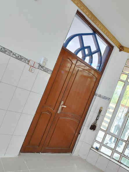 موقع تجاري . بيت طابو صرف  200 متر.  طابقين. طويريج.  شارع اربعين على الشارع مباشر . . السعر 210 مليون . 4 غرف نوم. استقبال كبير .  صالتين . مطبخ كبير  . مجمع صحيات . 

***********
***********
