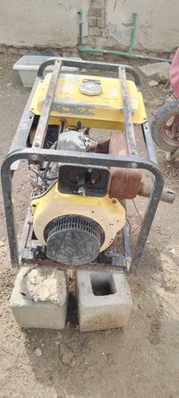 مولد كاز للبيع نظيفة 20امبير 07731702441