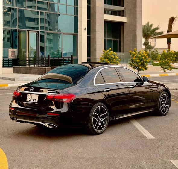 ‏Mercedes Benz E350 AMG 2023 
 ماشيه 9 الف فقط 
فول موصفات 
1. فتحه سقف 
2.  بصمات ابواب 
3. كامرات عدد 5  
4. لايت متحرك 
5. كيج إلكتروني متغير 4 أشكال 
6. شاشه حجم الكبير 
7. حزام كهرباء سحب  
8. رادارات امامي خلفي جوانب 
9. حساسات 360 درجه 
10. صندوق كهرباء 
11. شاحنه لاسلكي 
12. اتو بارك + اتو هولد
13. لد داخلي متغير 64 لون 
14. سماعات برو مستر 
15. كشنات تدفئه
16. ويل 19 AMG أصلي 
17. صفر مسج جديده جداً السياره 
مكان السياره بغداد السيديه 
حادث امامي جاملغ و بنيد سطحي 
الاستفسار ***********
السعر 350 ورقه بغداد
