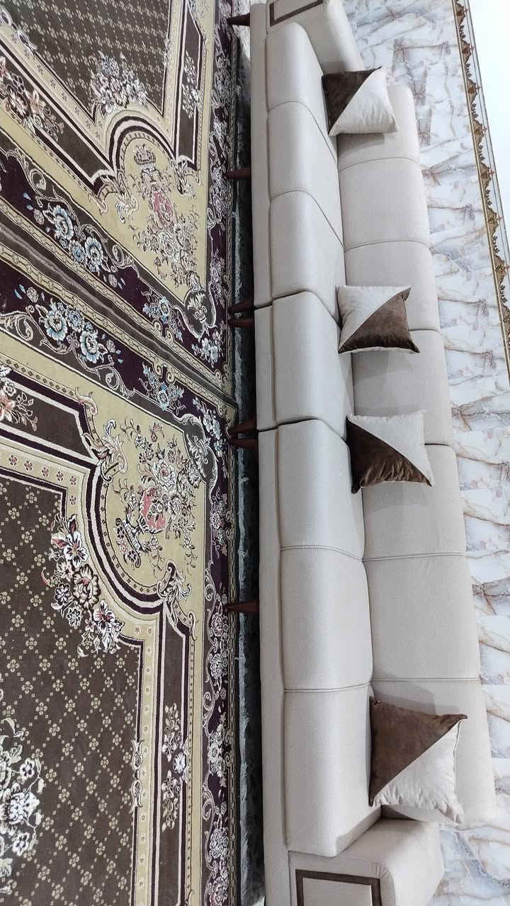 من رخصة ألادمن
ديوان العدد ٢ كورنر موديل جكليته..
هسه وصل طول ١٤ متر ٢٠ مقعد..
تفصال خشب بلوك اسود كله بلاويد الروسي ١٦
سفنج مضغوط مميز أول اكسترا الطبي..
قماشه كتان ناعم تجي بيه قنفتين مفصوله مع ٢ زاويه ضمان حقيقي ٥ سنوات بالسفنج والخشب..
لون بيجي أوف وايت مطعم ب جوزي مع ١٢ كوشه استفسار *********** متوفر واتساب
