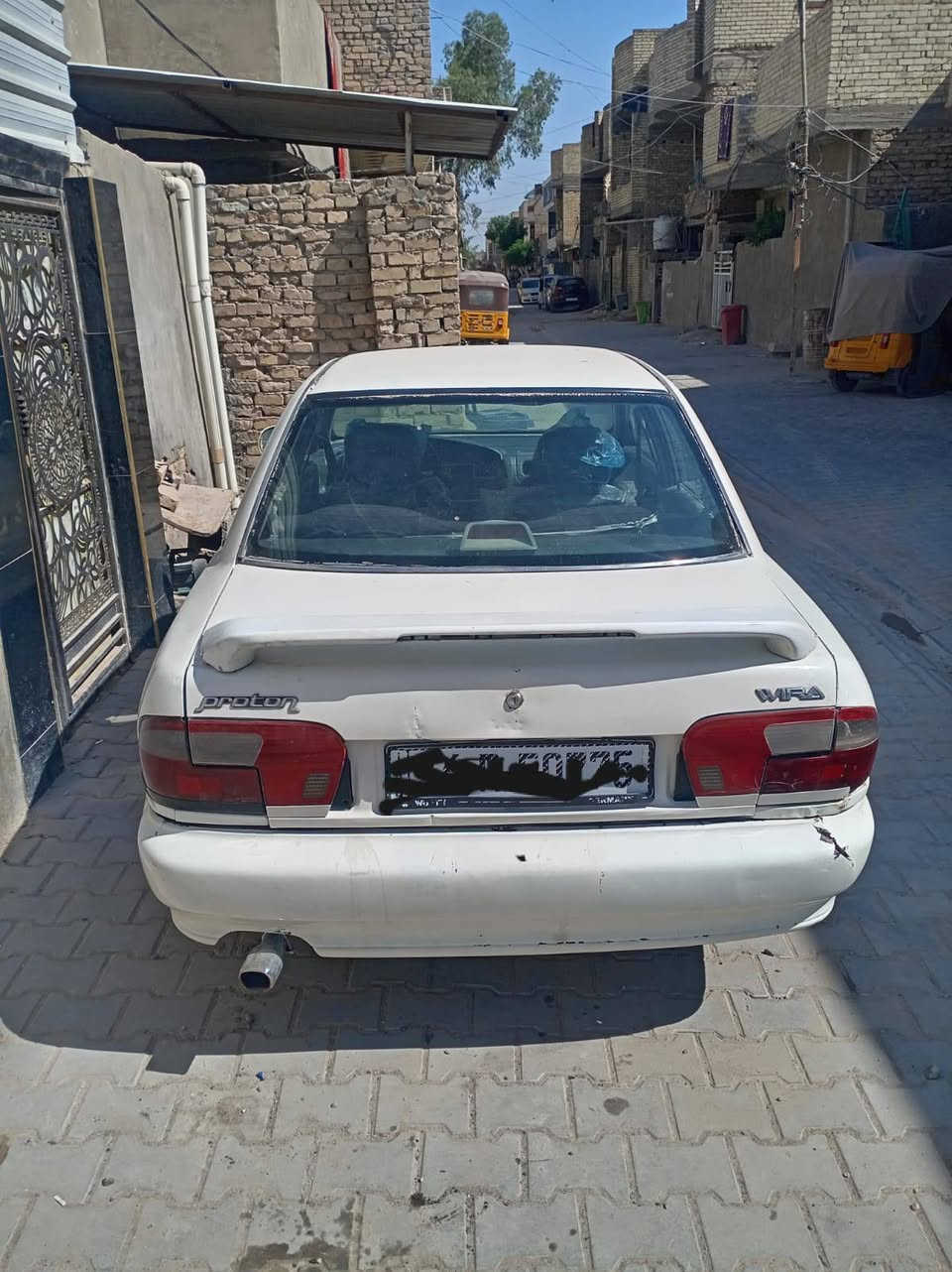 سياره ابروتون 2002 رقمها دولي قادسيه نظيفه السعر 350بيهه مجال الشراي يتصل ***********
