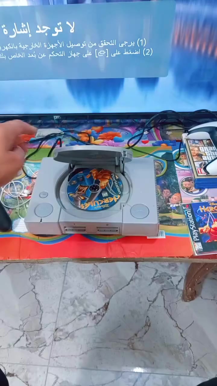 سلام عليكم بلي1 نظيف معه كارتونه و جوزتك عدد2 البلي شغال ناقصه بس قراص لينو اني عندي قرص واحد قديم كلش ف مشتغل قطعه نظيفه جيل الطيبين قيم واخذه بما يرضي الله هاذ رقمي ***********
