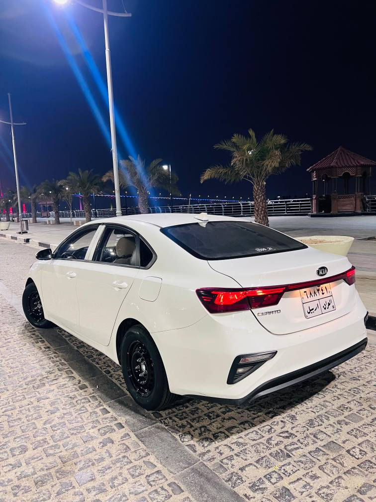 كياا سيراتو خليجي
المديل 2019 
السياره خير من الله وجاهزه وتخم تاير ويل اسود جديد بيه مواصفات السياره فول ما عده الفتحه والبصمه 
منظومة زنون شادله أصلي
السياره مواصفاته اشاير بل مري
أنظمة قياده 
Sport
 normal 
Eco 
نضام اي بي اس
تحكم مقود
مثبة سرعه كروس
السياره بيه رشات صبغ فقط فقط صبغ بدون حادث السياره طابكه وذابين عليهه بطش السياره احلى بهواي من الصور تجي وشوف بعينك مكان السياره البصره
غير متوفر على الفيس للاستفسار الاتصال على : *********** موجود واتس اب البصرة, العراق
