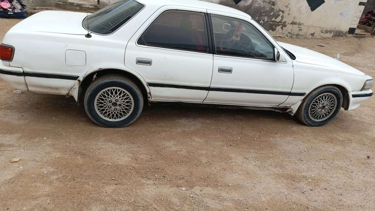 سلام عليكم سياره كرسته للبيع نضيفه مكينه وكير ونجي نضيفه سياره مشروع وطني وسنويه منتهيه صارله شهرين سياره كلش حلوه مال جناي المكان بصره  سعر 40 وبيه مجال  اتصل  ***********
