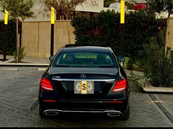 شكل الاس MERCEDAS BENZ E300
2018 
فول موصفات ماشيه 70  الف حقيقي 
لون اسود 
1. بانوراما 
2. بصمه تشغيل و أبواب 
3. شاشه  حجم الكبير 
4. لايت عدسات مع الاستيران يفتر 
5.دبل ماوس 
6. رادارات امامي خلفي جوانب 
7. حساسات 360 درجه 
8. صندوق كهرباء 
9. اتو هولد  
10. سماعات بومستر 
11. كشنات جلد 
12. كشنات حضن + تدفئه 
13. لد داخلي 64 لون
14. داخل لون عسلي اصلي 
15. رقم بغداد 
16. مكان السياره بغداد اليرموك 
17. السياره بيه فقط كلير جاملغ خلفي اخت الكلين 
السعر 32,000 الف دولار
 مكلف بالنشر الاتصال فقط على 

0773 670 7037 بغداد, العراق
