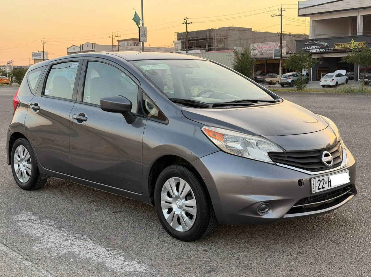 NISSAN VERSA NOTE SV
موديل.2017وارد امريكي لون نفطي
*********** ☎️
حجم محرك 4 سلندر 1600 
رقم اربيل دولي سنويه جديد
گير محرك بشرط لا صرف ولا بخار مامفتوح ماشيه 50 ألف حقيقي 
صدر امامي خلفي جديد كهربائيات كل شغال تخم تاير جديد تبريد شغال 
مواصفات SV معروفه
تحكم ستيرن طرفين جامات كهربائي شاشه جبيره كاميره خلفيه مانع تزحلق وباقي مواصفات معروفه 

صبغ:-3قطع جاملغ بوند وقبغ صندوك بدون دواخل 
سعر:.(88).وبي مجال بصيط🩶
عنوان :.كركوك Singapore
