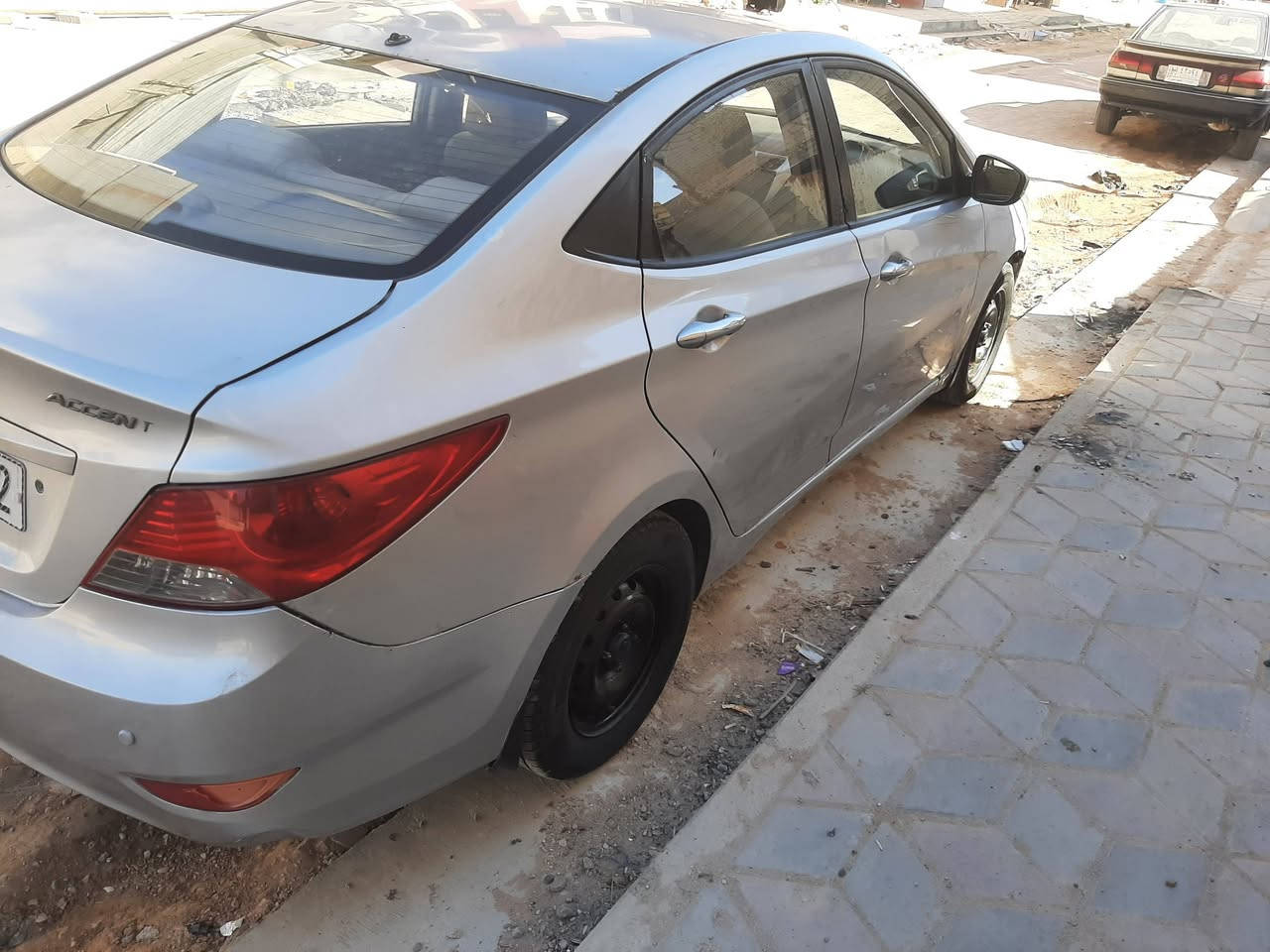 السلام عليكم 
سيارة هونداي اكسنت موديل 13 خليجي مكينة 1600 رقم ذي قار انكليزي سيارة بيها مكانات صبغ أثر شخوط بسيطه لا توجد دعمه 
(السعر 80 وبيها مجال )
مكان السيارة : الديوانية قضاء الشامية 
للأستفسار اكثر على الرقم :
***********
