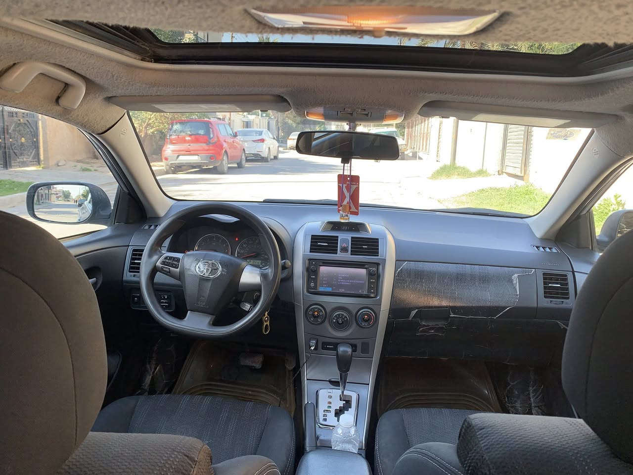 السلام عليكم للبيع كورلا 2013 فئهs
السياره مكينه كير حداديه تخم تاير تبريد جاهزه 
السياره مبدل بيه جاملغ وباب امامي بدون دواخل 
بدون أرباك السياره فول مواصفات رقم بغداد بسمي تحويل مباشر السعر 135 وبيها مجال 
رقم الهاتف ***********
