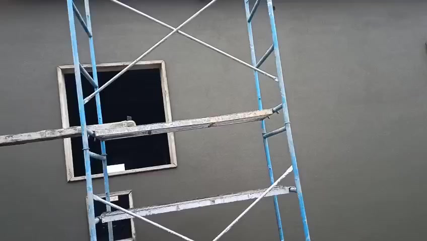 🕌 ساهم في بناء بيتٍ لك في الجنة 🕌
قال الله تعالى:
{إِنَّمَا يَعْمُرُ مَسَاجِدَ اللَّهِ مَنْ آمَنَ بِاللَّهِ وَالْيَوْمِ الْآخِرِ وَأَقَامَ الصَّلَاةَ وَآتَى الزَّكَاةَ وَلَمْ يَخْشَ إِلَّا اللَّهَ ۖ فَعَسَىٰ أُولَٰئِكَ أَن يَكُونُوا مِنَ الْمُهْتَدِينَ}
📖 [التوبة: 18]
إن عمارة المساجد شرف عظيم، وعملٌ يبقى أجره جارياً ما دام في المسجد صلاة وذكر وقرآن ودعاء. كل لبنة تضعها في بيت الله، تضع لك نوراً في قبرك، ورفعةً في درجتك، وبركةً في رزقك وأهلك.
وقال رسول الله ﷺ:
"مَنْ بَنَى مَسْجِدًا لِلَّهِ بَنَى اللَّهُ لَهُ فِي الْجَنَّةِ مِثْلَهُ"
📚 صحيح مسلم – سنن ابن ماجة
وفي مسند أحمد:
"مَنْ بَنَى لِلَّهِ مَسْجِدًا فَإِنَّ اللَّهَ يَبْنِي لَهُ بَيْتًا أَوْسَعَ مِنْهُ فِي الْجَنَّةِ"
اليوم تُفتح أمامك فرصة عظيمة للمشاركة في بناء مسجد يكون منارة للعبادة، وتعليم القرآن، ونشر الخير، وصدقة جارية لك ولوالديك وأهلك.
🤲 لا تحرم نفسك هذا الأجر العظيم…
ساهم بما تستطيع، فالدال على الخير كفاعله، والله يضاعف لمن يشاء.
📌 التحويل على الماستر  2463603494
للتبرع الاتصال على الرقم ***********
