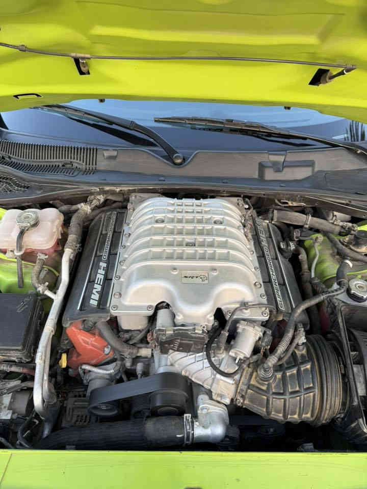 جالنجر هيلكات جلبريك 2023 لاست كول
غنيه عن التعريف 717 حصان🐎 طياره ارضيه السياره كلش جديده والوحيده بلعراق🥇للبيع فقط 
لون مميز تفاحي 🍏🍏
ممشى السياره 7 الاف مايل بعدها زيرو
وارد امريكي مستوردها ع ايدي واستخدام شخصي دخول جديد 3 قطع صبغ بنيد وجاملغ وباب صفحه صدر 

السياره مغلفه ppf من امريكا 
فول مواصفات للاخير سلايد كشنات جلد تدفئه تبريد تفدئه ستيرن رادرات جانبيه 
سستم هارمن كاردن
السياره ستوك ع وضع شركه حته اكزوز ما مبدل كله وكاله ع وضع شركه بدون برمجة بدون اي تعديل حداديه صدر كير مكينه كفالة عامه بشرط
كل التصليح والقطع المبدله تفصيخ + شركه مابيها اي قطعه تجاريه مناقصها اي شي 

5 انظمة قياده بيها
١-TRACK نظام حلبة مطارح 
٢-SPORT درفت واستعراض حر
٣-Custom نظام انت تخلي اعدادتك للسياره
٤-Auto نظام سايقة طبيعيه
٥-echo نظام اقتصادي
دبلات تفاعليه ويه كل نضام 

السعر 425 وبيها مجال
 للاتصال ***********
