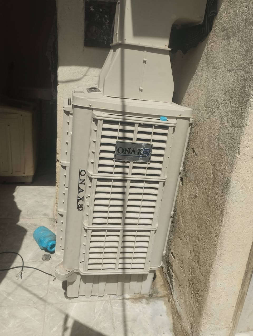 السلام عليكم مبرده دكت حجم كبير البيع سبب البيع اتريد مساحه كبيره مبرده نضيفه كلش الي عنده موكب مولد صاله جبيره ياخذه شغاله عل فحص ***********التصال ع الرقم السعر 250بيه مجال
