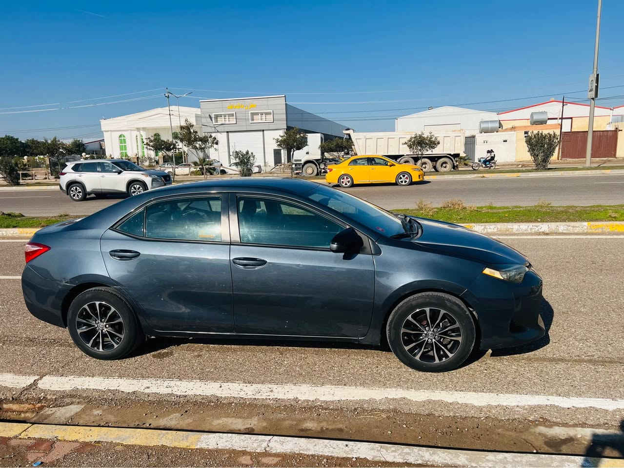 ‎كورلا 2017    LE. 
ضرر بونيد جاملغ باب الخلفي بلادي 
سيارة ماشية 102 
تايرات سنوية جديد 
***********‎ كركوك, العراق
