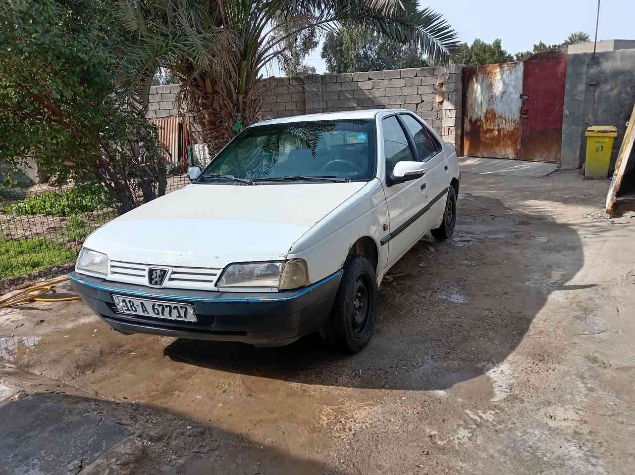 سلام عليكم بيجو رواه مويل ٢٠١٠ رقم انكليزي مكينه جديده حداديه امامي وخلفي جديد تخم تبريد شغال مكفول من صبغ ضربه مداور مباشر سعر ٢٨ بيها مجال مراوس حسب القناعه ***********
