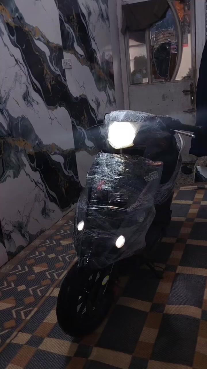 السلام عليكم 
دراجه ماكس مضلع حديث 2013مديل 
دراجه شغالة سلف وكهرابيات شغالة دبلا امامي وخلي شغلات شلعه ومعد دراجه نوزل دراجه قفل صندوق قفل اسكيرن قفل اكسل مكينه ما مفكوحه السعر 450 مكاني جميله الثانيه 
الرقم ***********
