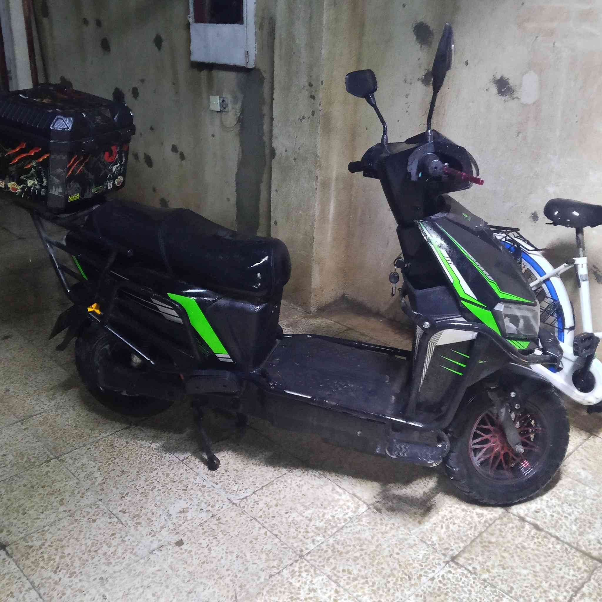 ماطور ماكس للبيع السعر 700 وبي مجال ***********
