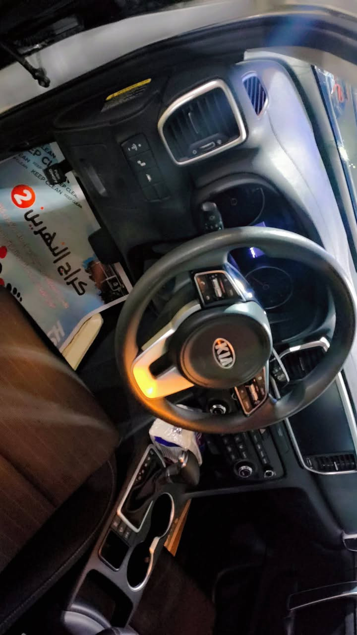 سبورتج 22 وارد امريكي
ماشيه 51 كيلو 
اللون رصاصي فيلي
بصمه وتشغيل عن بعد 
كرسي كهرباء 
شاشه لمس بلادي 
تحكم ستيرن 
قطعتين تبريد 
مداخل شحن 
تخم تاير جديد
محرك وكير وحداديه على وضع الشركه 
مكاني كربلاء سنويه باسمي 
السياره مشروع وطني رقم بغداد 
موبايل ***********
