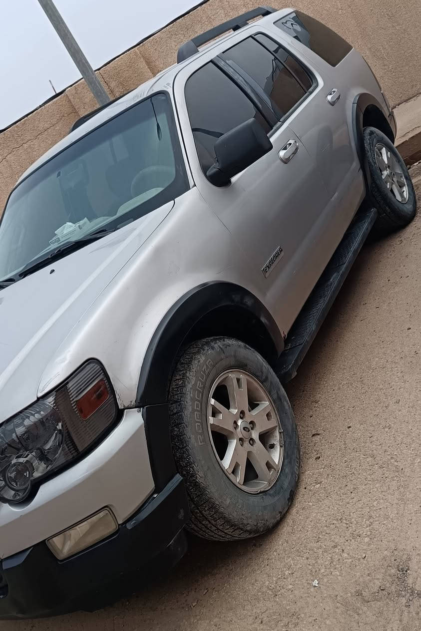 مزاد وزارة الداخلية فورد أكسبلور كتابها واصل للمرور موديل ٢٠٠٧ سيارة جاهزة مابيها أي نقص تترقم بغداد السعر ٦٠ وبيها مجال ***********
