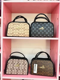 حقائب • توصيل لجميع المحافظات