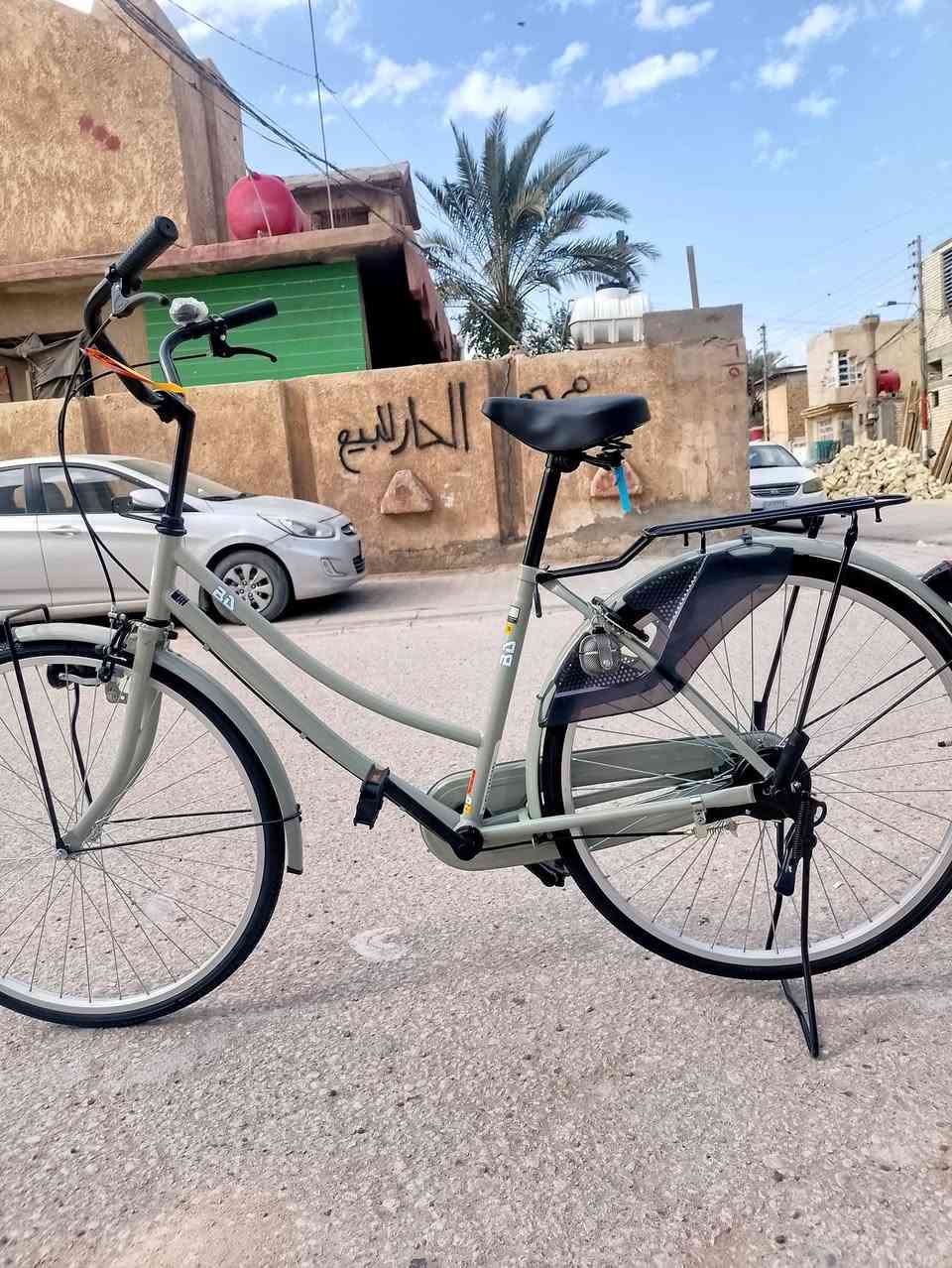 باسكل سوبر(BD) نضافه 100/100اللون الوحيد بل نجف ونضافه فول السعر 185وبي مجال قليل متواجد على الفيس ورقم ***********
