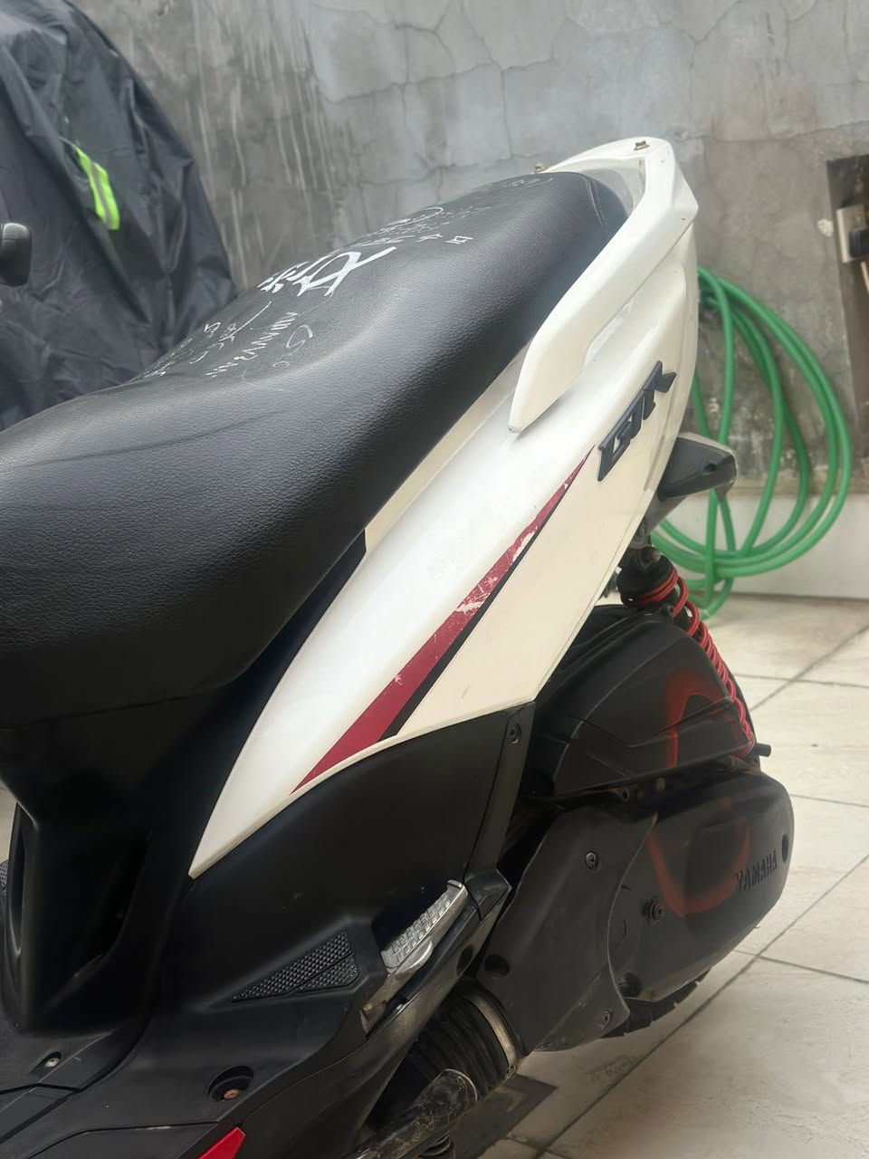 دراجه مال رمبه صارلهه ٣ اشهر لون ابيض ام الشرايط ختم واحد
دراجه ناعمه شلعه ومعدل خير من الله
نقص واحد مابيهه تاخذهه متصرف عليهه ربع دينار
نگره سلف بكل وقت
كهربائيات اشاير هورن كله شغال
عداد سرعه وگيج بنزين كله شغال
ماشيه 23 الف جديده

العنوان - العبيدي شارع الجامع
الرقم - ***********
للاستفسار الاتصال عل رقم
