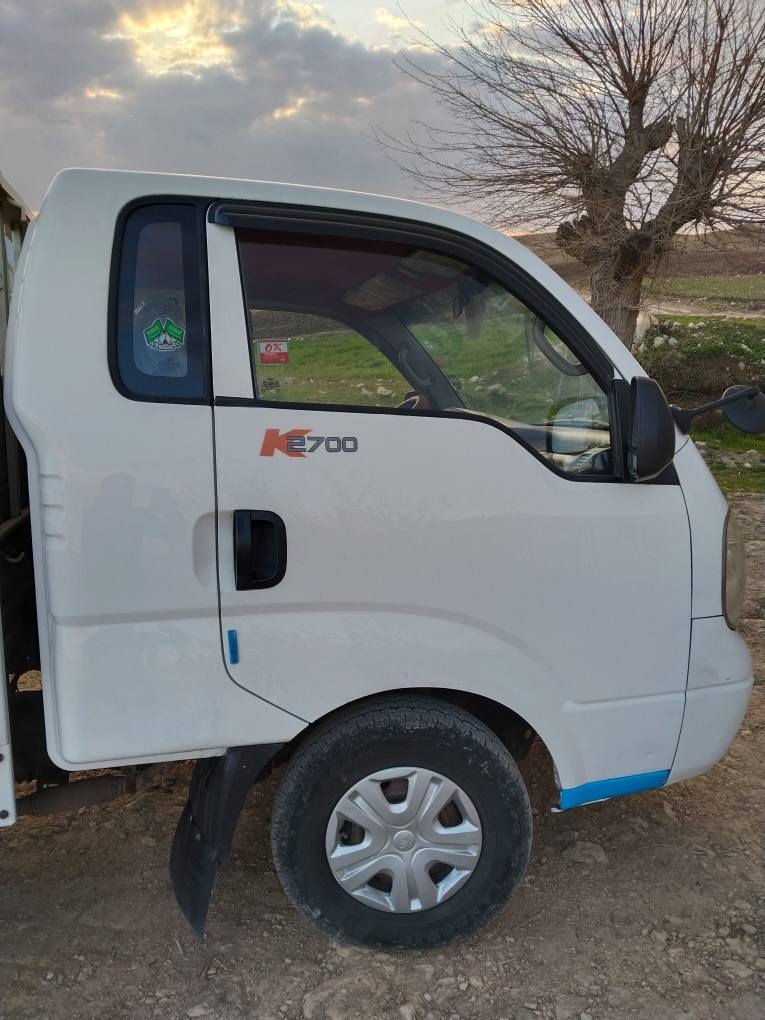 کیای 2011مەکینە 2700هه یکەلێکی زۆرجوانی هه یە پەڵەیەک بۆیاخی هه یە و پەڵەیەک ساردیشی هه یە مەکینەوگێڕوعەکسل وشانسی وشاحودی بەشەرت سەنەوی 15ڕۆژەبەسەرچووە کوشن وگاعی تازەیە تەبریدی سەلاجەی تایەکانی تازەن ..ژ.م..
*********** السليمانية, العراق
